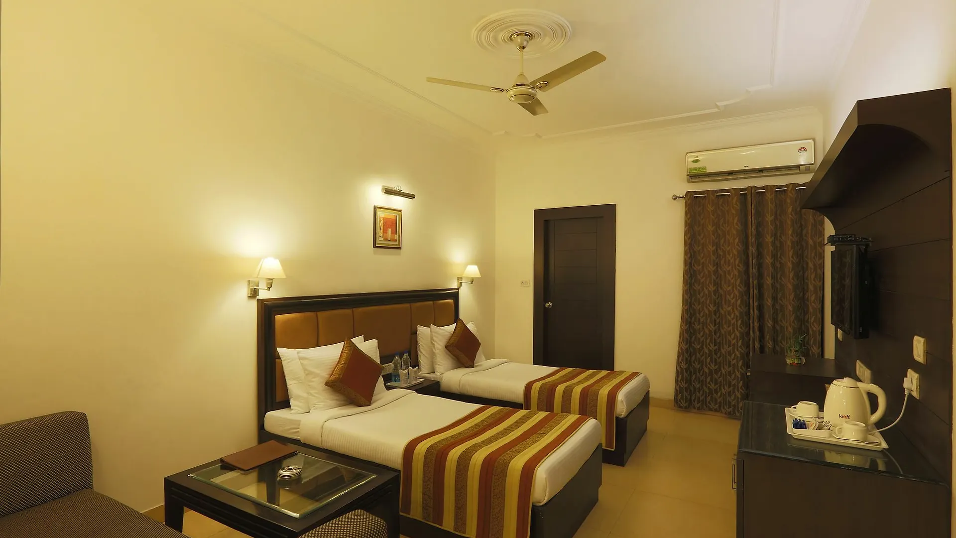 Townhouse 517 La Sapphire Near Delhi Airport Hotel New Delhi
